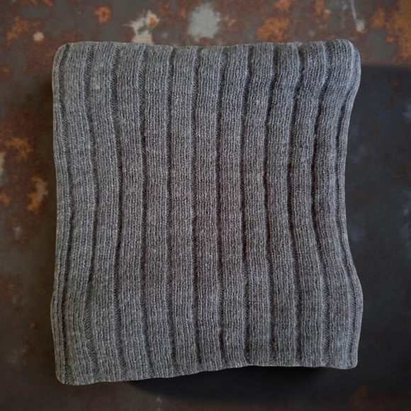 Gray Ribbed Knit Neck Warmer Scarf with Faux Fur Lining - Picture 3 of 5